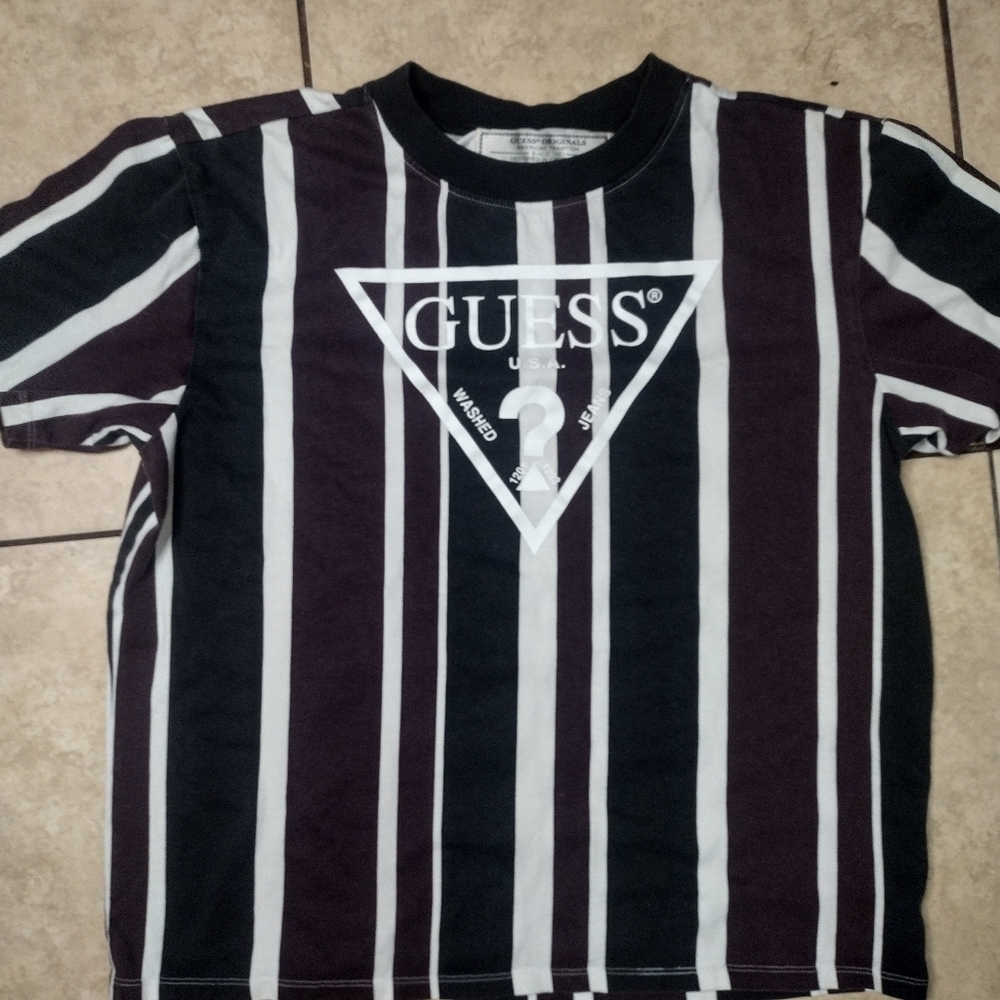 Guess tshirt